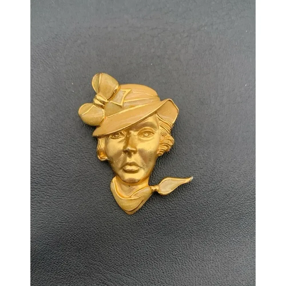 Vintage Gold Tone &‎ Gold Enamel 1950's Style Art Deco Woman With Hat Brooch